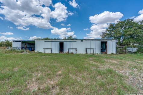 300 County Road 324 Adkins TX 78101