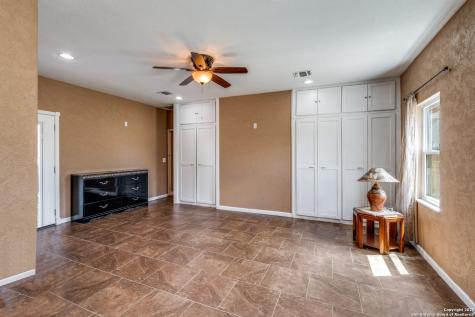 300 County Road 324 Adkins TX 78101