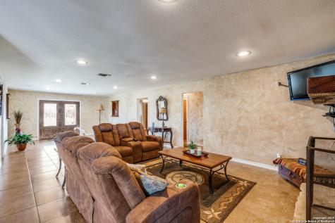 300 County Road 324 Adkins TX 78101