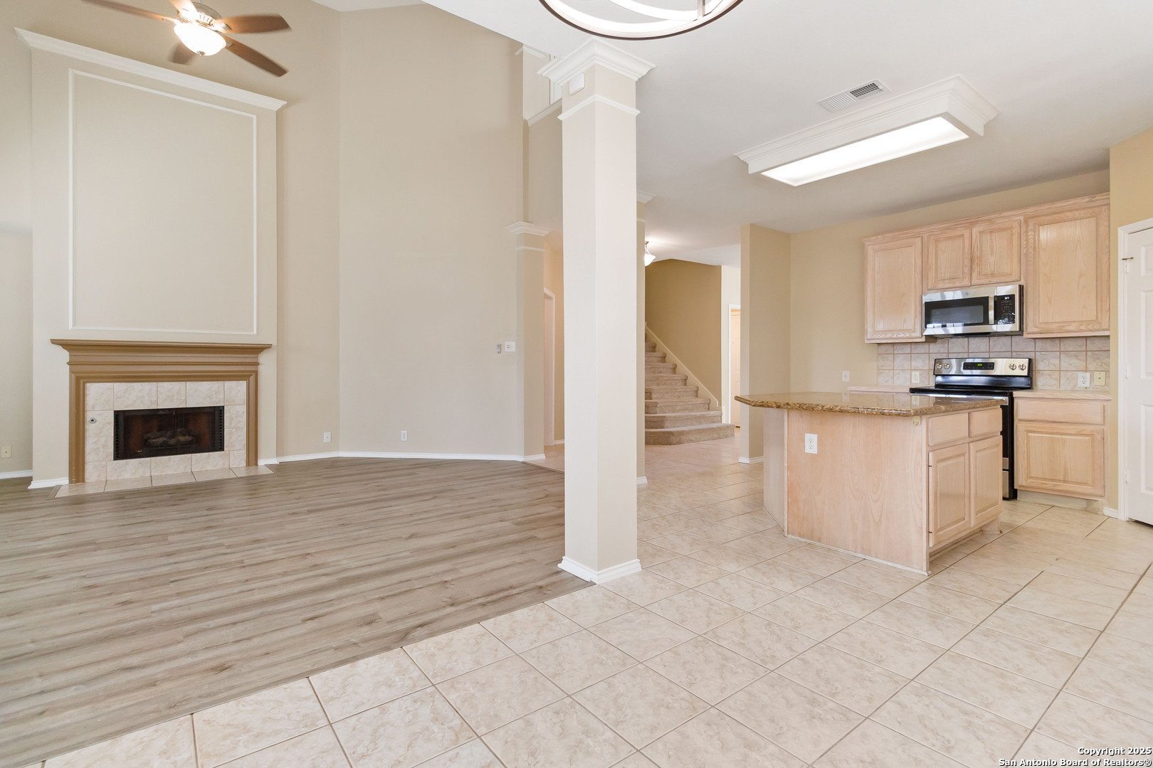 18611 Surreywood San Antonio TX 78258