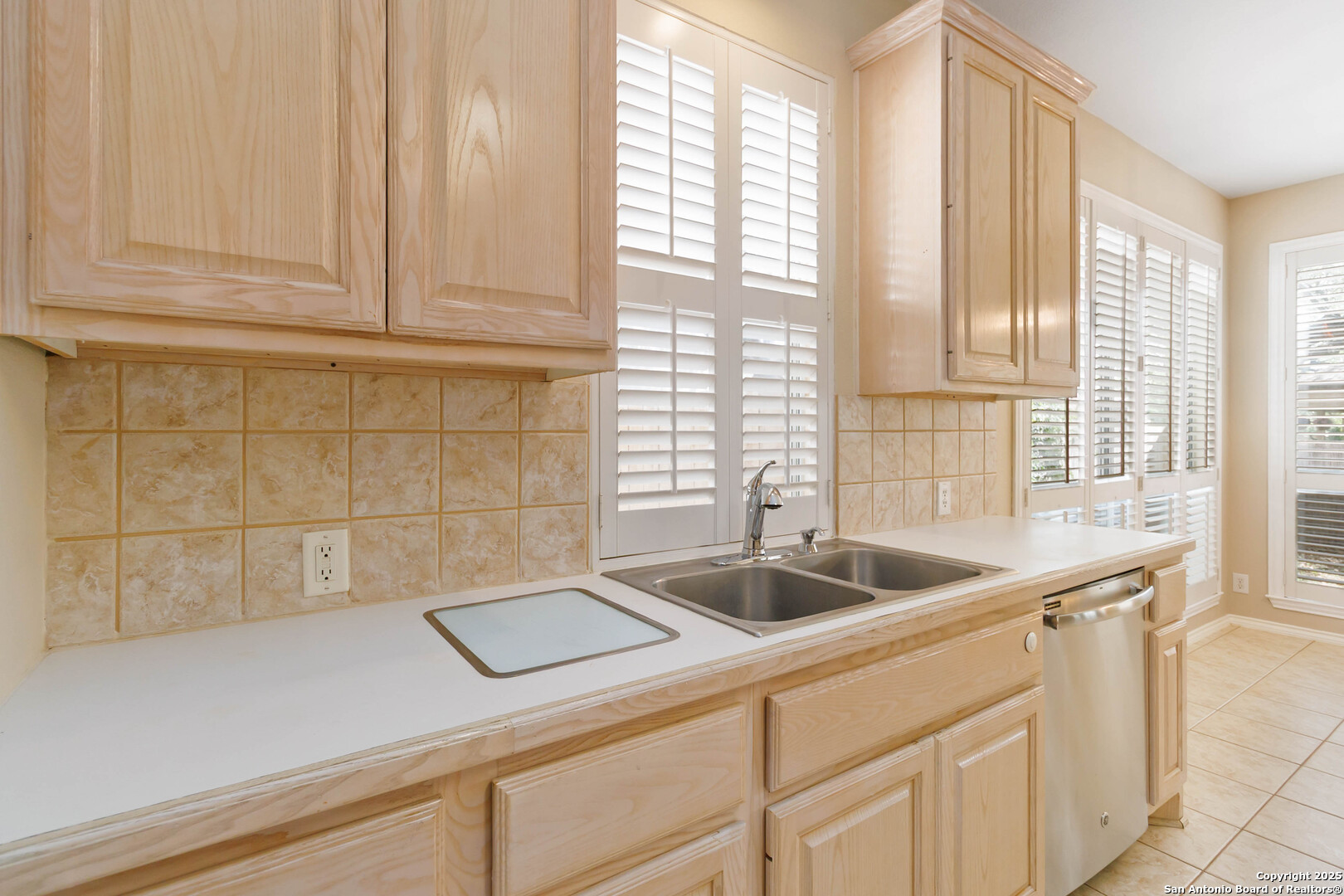 18611 Surreywood San Antonio TX 78258