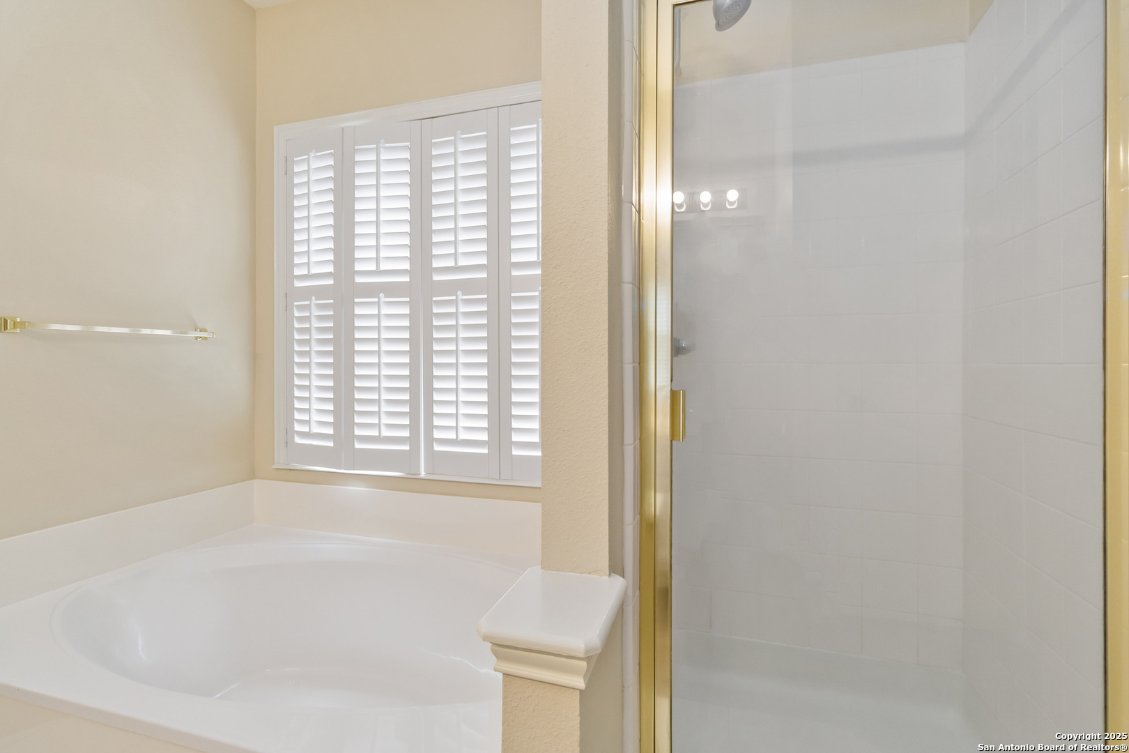 18611 Surreywood San Antonio TX 78258