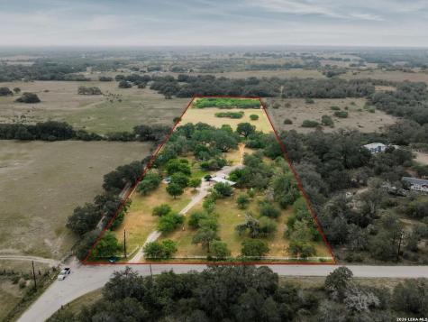 1470 Patton Road Somerset TX 78069