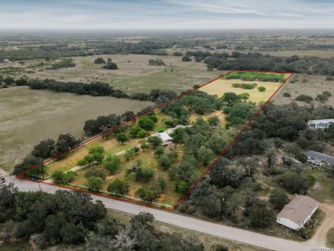1470 Patton Road Somerset TX 78069