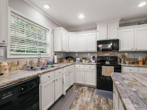1470 Patton Road Somerset TX 78069