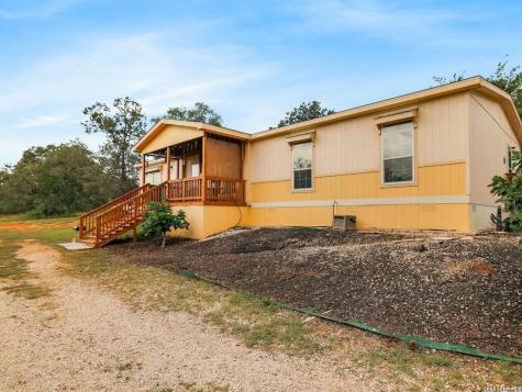 1470 Patton Road Somerset TX 78069
