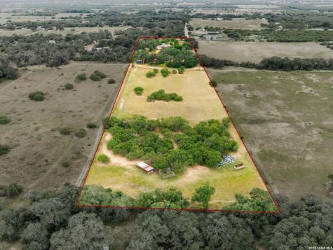 1470 Patton Road Somerset TX 78069