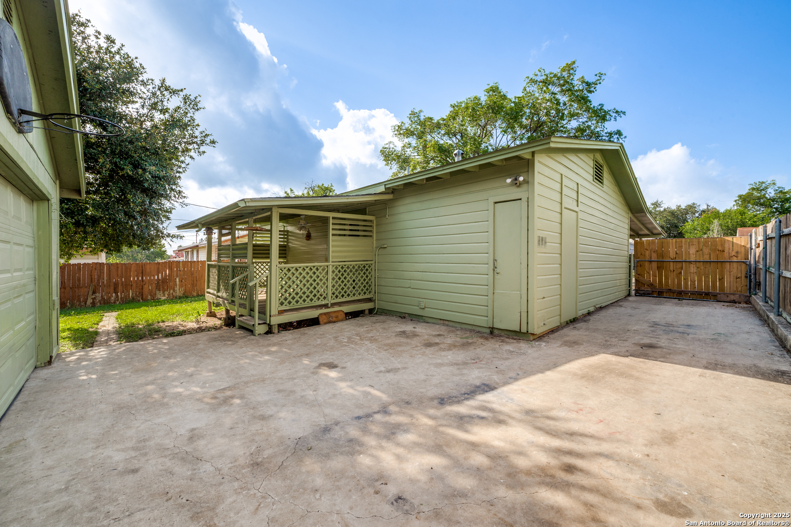 3247 Lasses San Antonio TX 78223