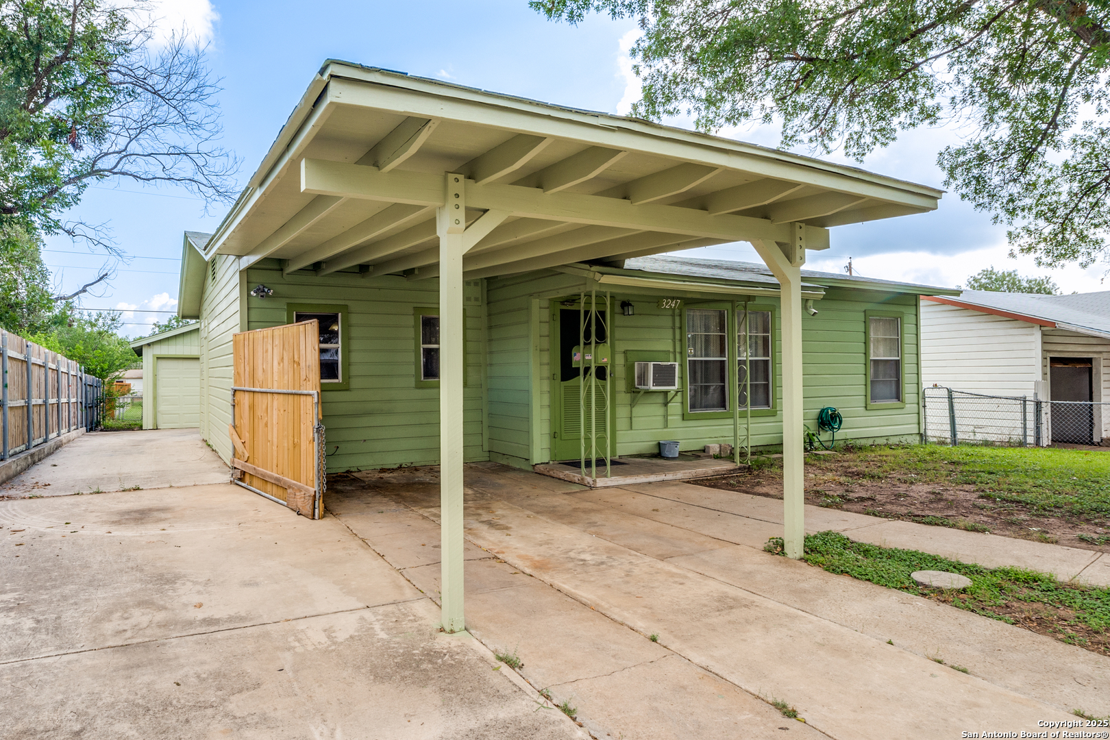 3247 Lasses San Antonio TX 78223