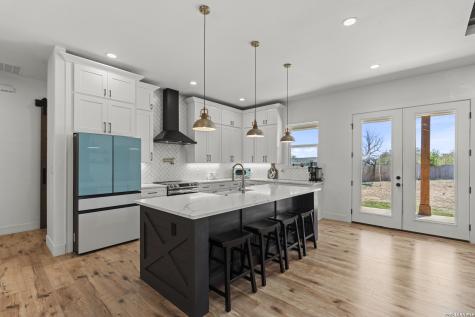 1090 Pegasus Spring Branch TX 78070