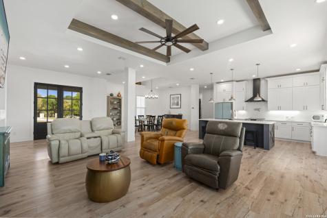 1090 Pegasus Spring Branch TX 78070