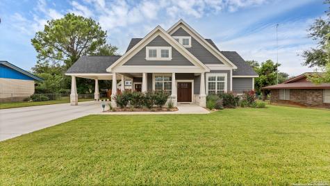 607 S 2nd Street Stockdale TX 78160