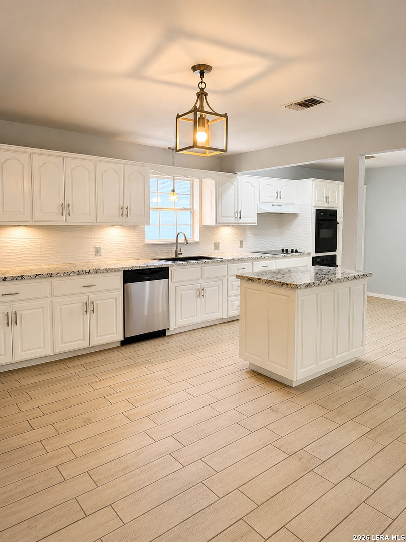 1107 Donna Kay Drive Kerrville TX 78028
