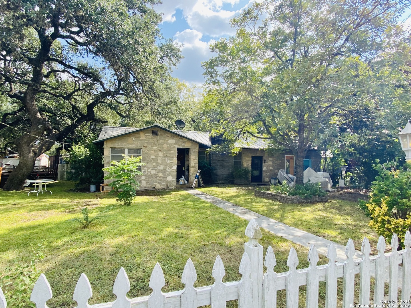 227 W Highland Drive Boerne TX 78006