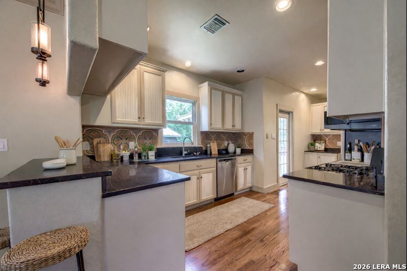 410 Kokomo Alamo Heights TX 78209