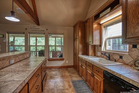 914 Pebble Beach Drive NW Lakehills TX 78063