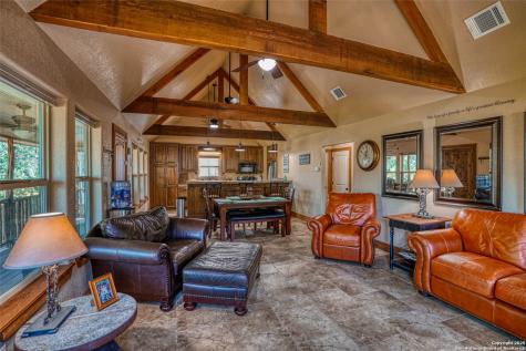 914 Pebble Beach Drive NW Lakehills TX 78063