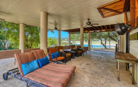 914 Pebble Beach Drive NW Lakehills TX 78063