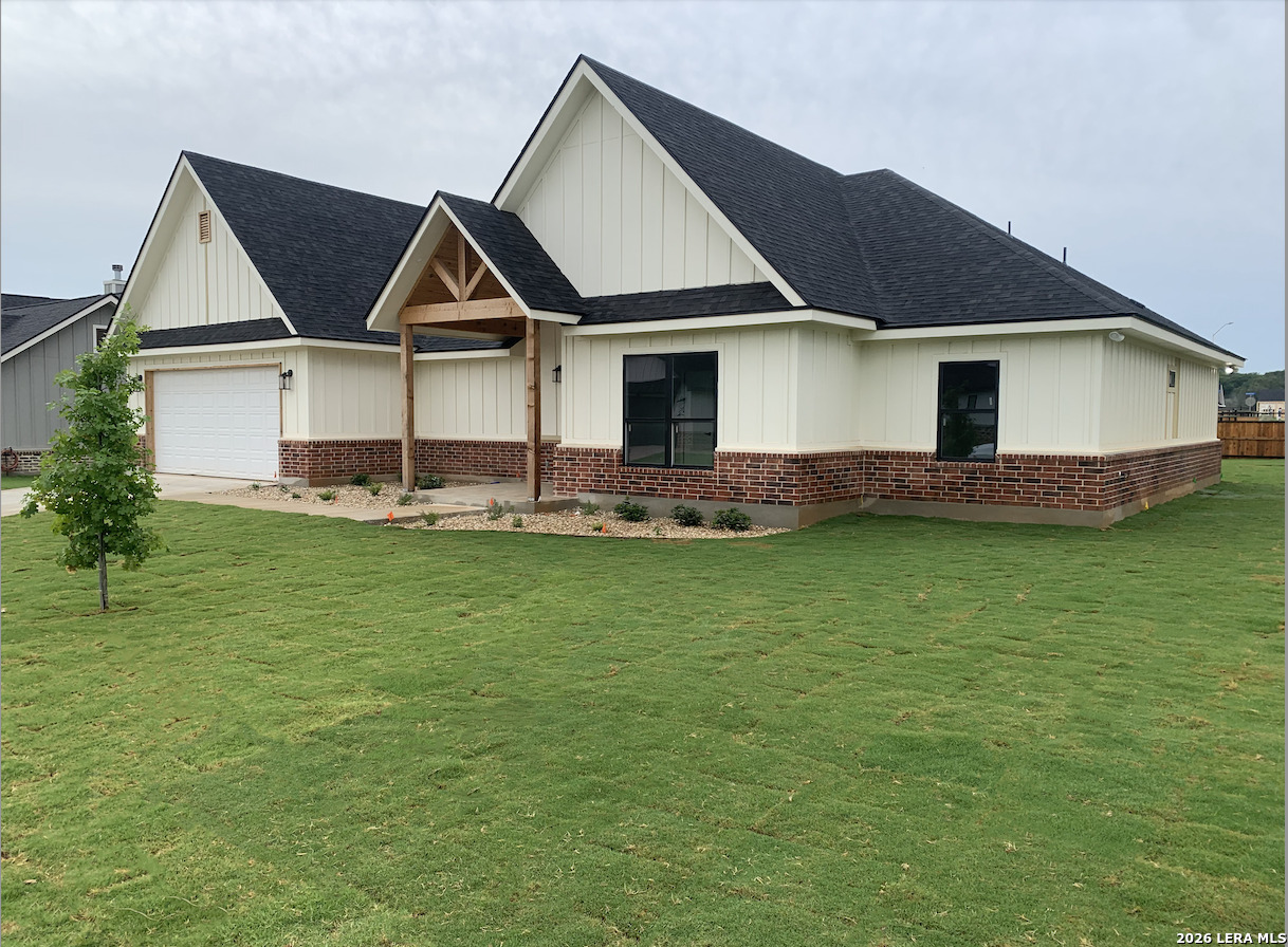 109 W Magnolia Circle La Vernia TX 78121
