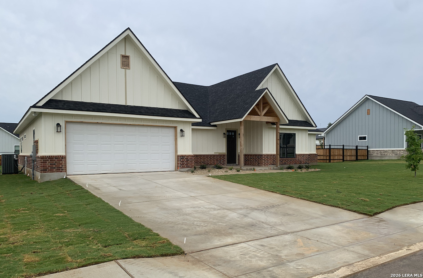 109 W Magnolia Circle La Vernia TX 78121