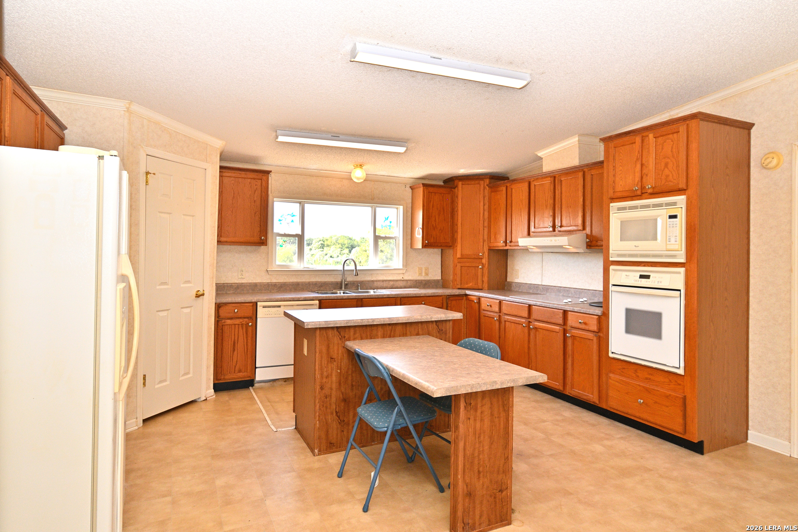 8073 County Road 401 Floresville TX 78114