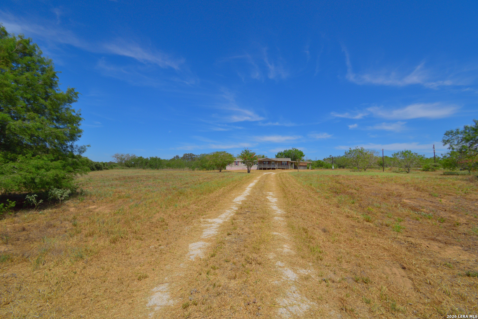 8073 County Road 401 Floresville TX 78114