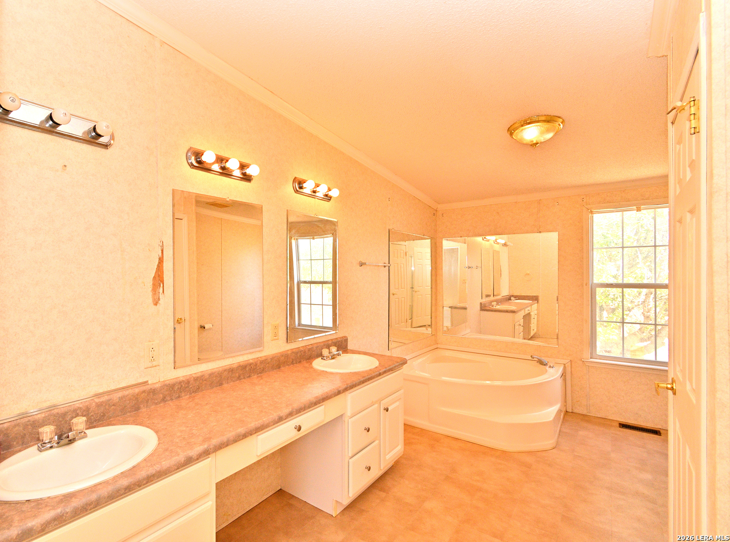 8073 County Road 401 Floresville TX 78114