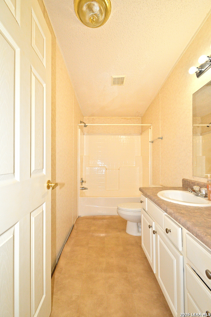 8073 County Road 401 Floresville TX 78114