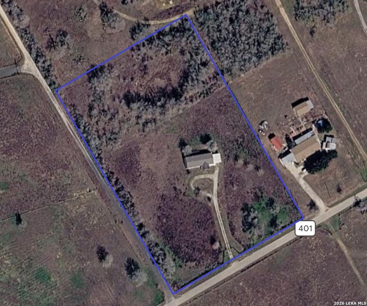 8073 County Road 401 Floresville TX 78114