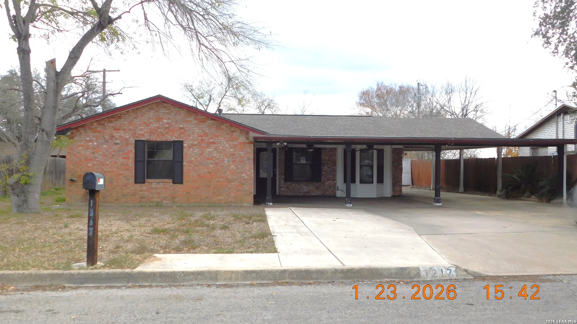 1217 Vivian Pleasanton TX 78064