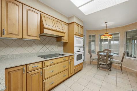 6200 Shady Brook Windcrest TX 78239
