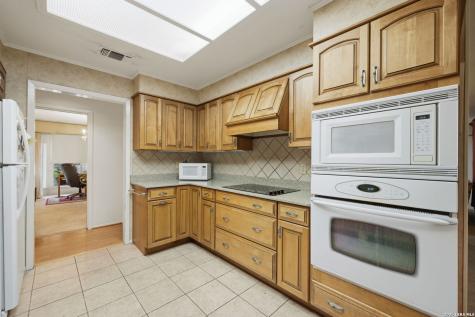 6200 Shady Brook Windcrest TX 78239