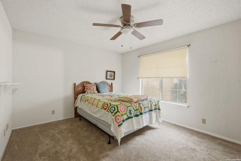 6200 Shady Brook Windcrest TX 78239