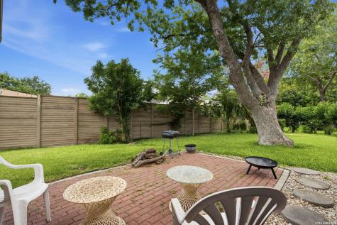 6200 Shady Brook Windcrest TX 78239