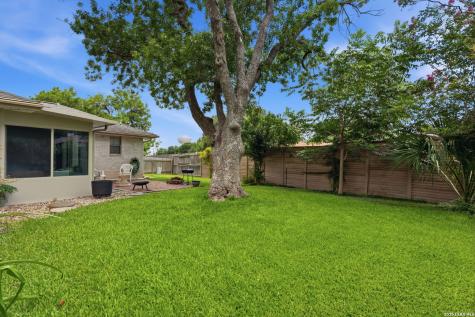 6200 Shady Brook Windcrest TX 78239