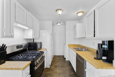 8015 Big Bend San Antonio TX 78250