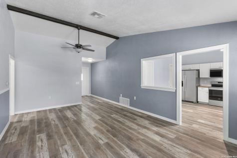 7613 Leafy Hollow Court Live Oak TX 78233