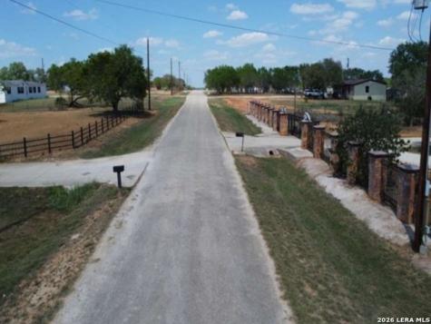 424 Homecrest Drive La Vernia TX 78121