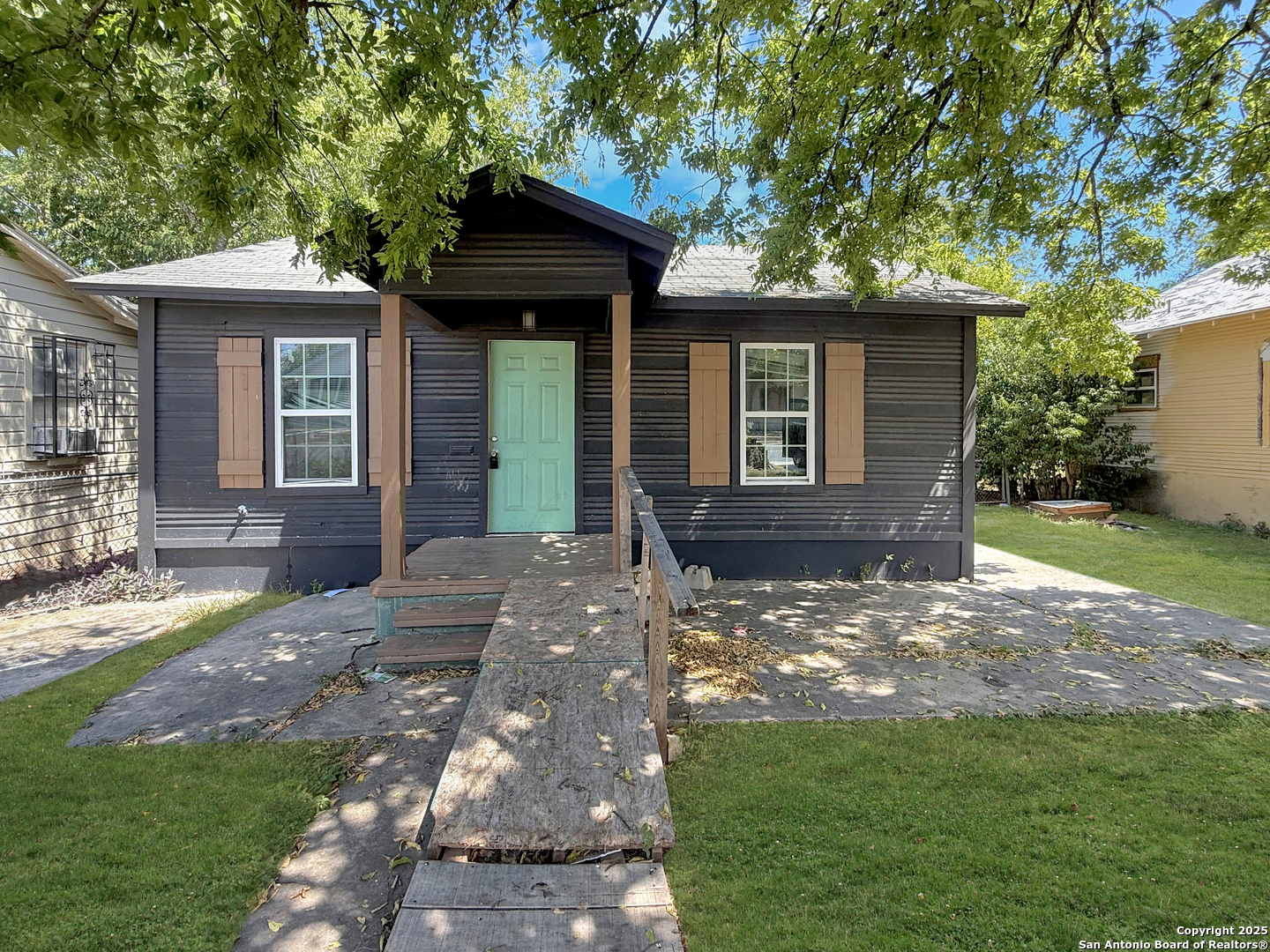 2619 E Houston Street San Antonio TX 78202