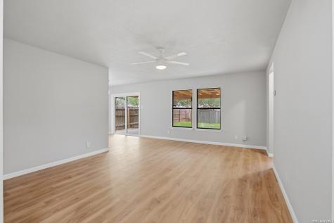 8119 Bent Meadow Converse TX 78109
