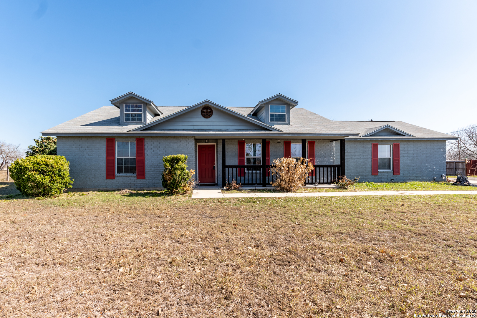 35 Country Trail Pleasanton TX 78064