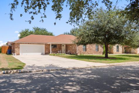220 Bunker Hill Pleasanton TX 78064