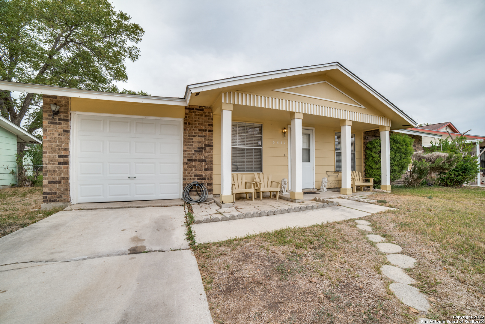 5851 Castle Hunt San Antonio TX 78218