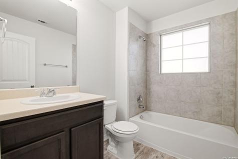 5923 Forte Falls San Antonio TX 78252