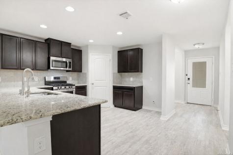 5923 Forte Falls San Antonio TX 78252