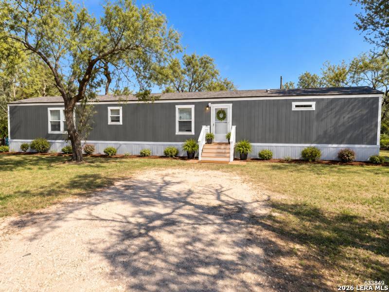 31 Wisteria Lane Smiley TX 78159