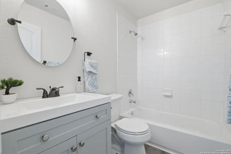 8215 Radiant Star San Antonio TX 78252