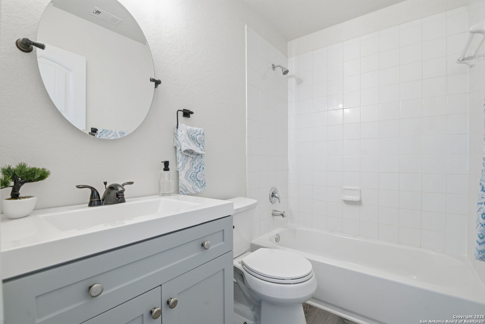 8215 Radiant Star San Antonio TX 78252