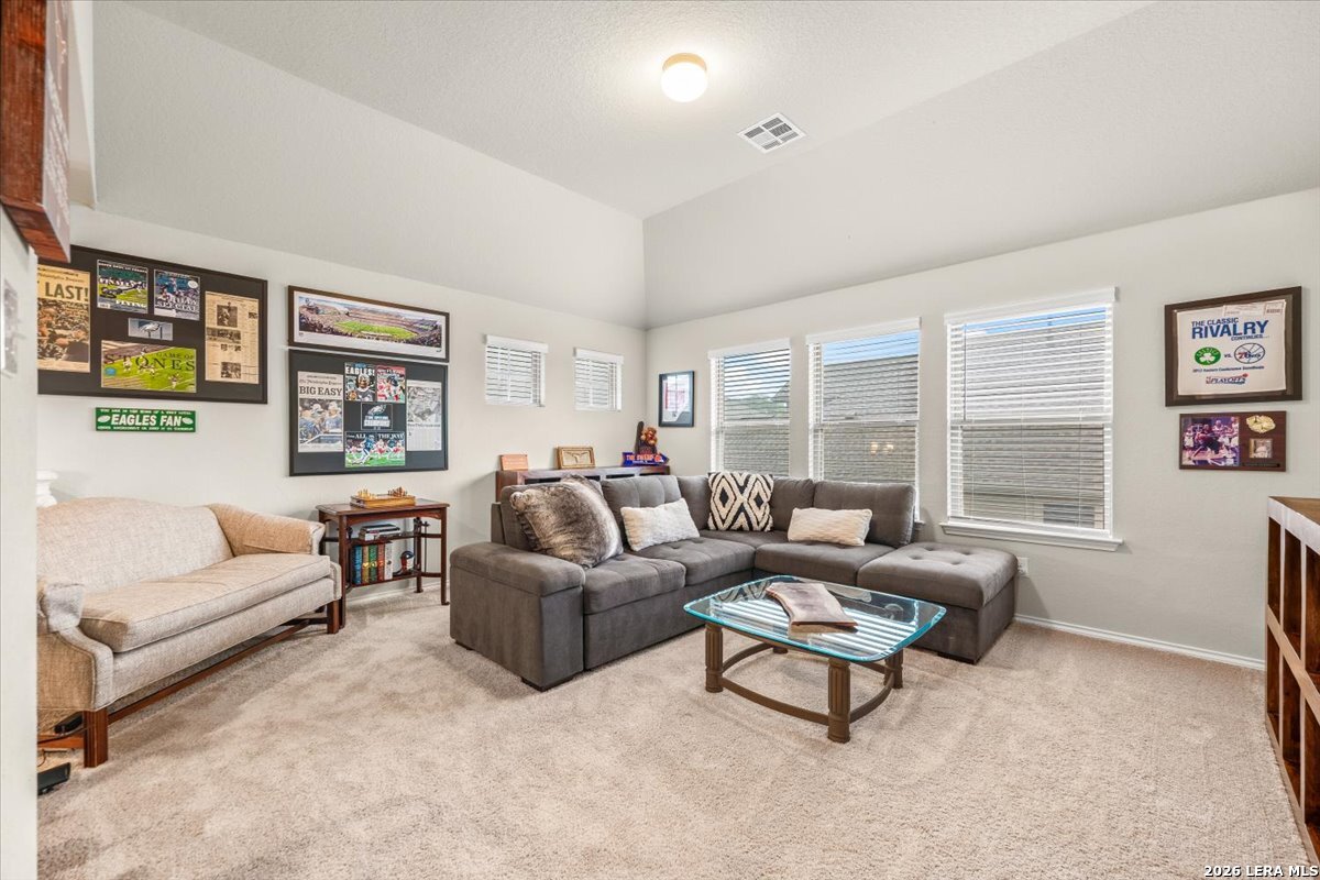 211 Foxtail Woods Cibolo TX 78108