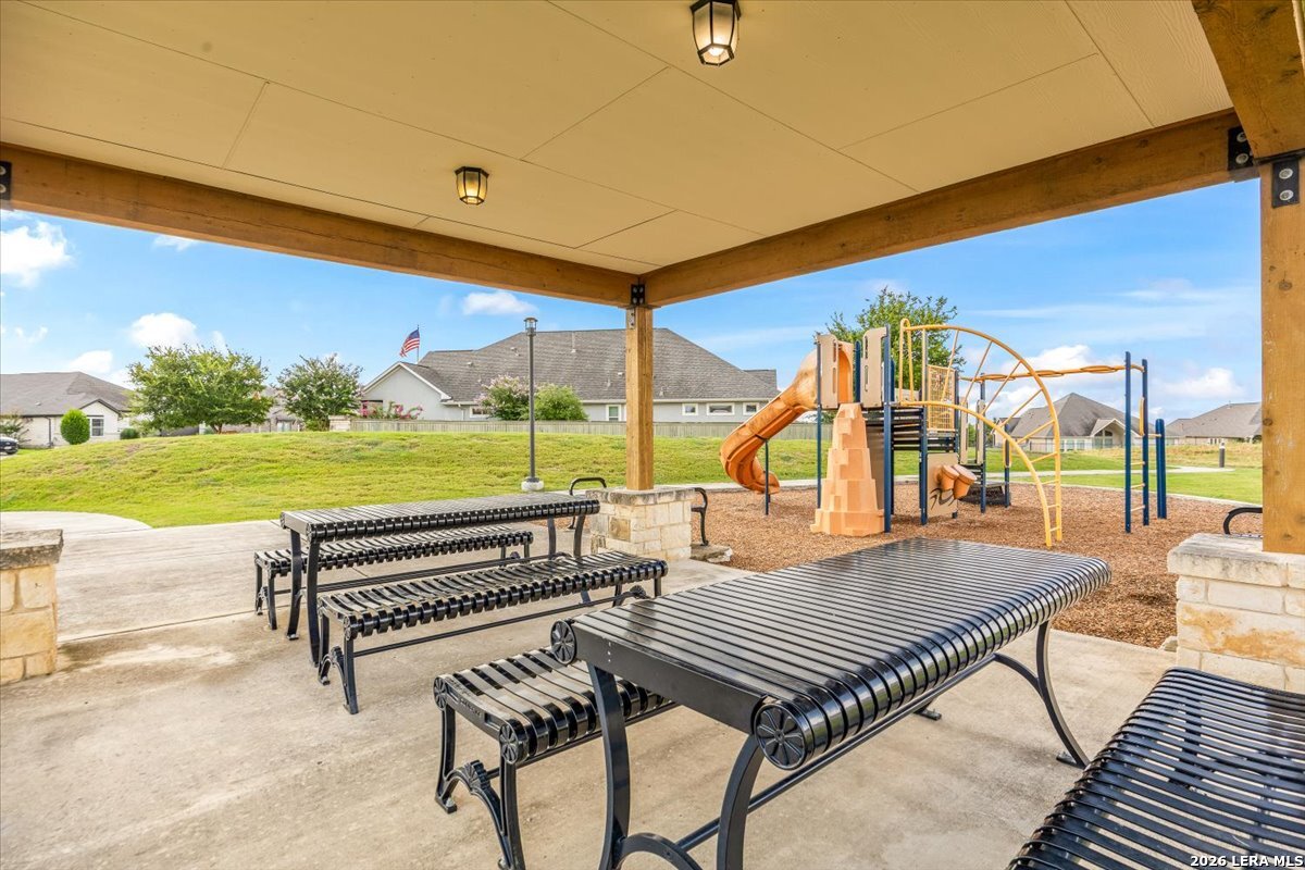 211 Foxtail Woods Cibolo TX 78108